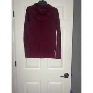 Under armour fitted heat gear threadborne Pullover Top medium maroon